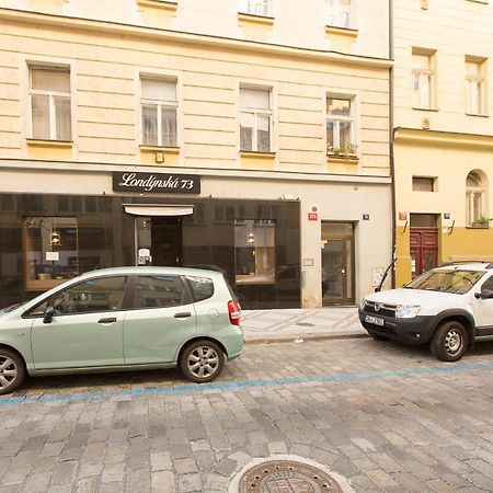 Premier Apartments Near The Museum Prag Exterior foto